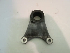 97 00 98 99 2000 Suzuki GSXR 600 750 Rear Brake Caliper Mount Bracket - Foto 1 di 2