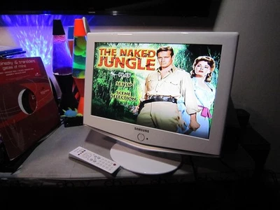 Nice White Samsung LN-S1952W 19” 720p LCD TV w Rmt FREESHIP - Image 1 of 4