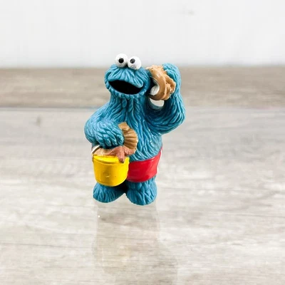 Винтажная фигурка из ПВХ Applause Sesame Street Cookie Monster Beach Day - Изображение 1 из 4