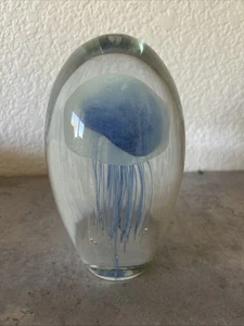 DYNASTY GALLERY GLASS BLUE JELLYFISH Heavy 6” Paperweight GLOWS - Picture 1 of 7