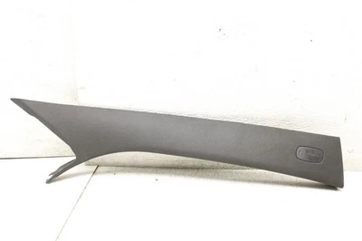 2017 Mercedes-Benz C63 AMG acabamento de pilar lateral direito A sedã pilar  - Imagem 1 de 4