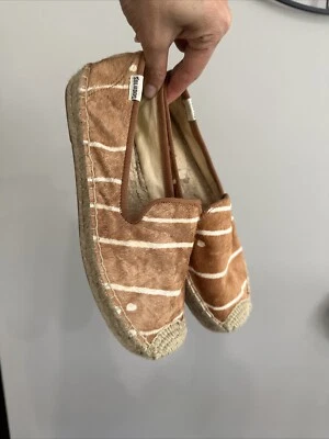 Mocasín Soludos para mujer 7 cuero pelo de becerro estampado de rayas alpargata plana sin cordones Foto 1 de 4