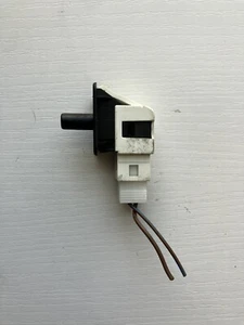 03-09 MERCEDES BENZ W211 PUERTA ATASCO CORTESÍA LUZ INTERRUPTOR OEM - Imagen 1 de 6