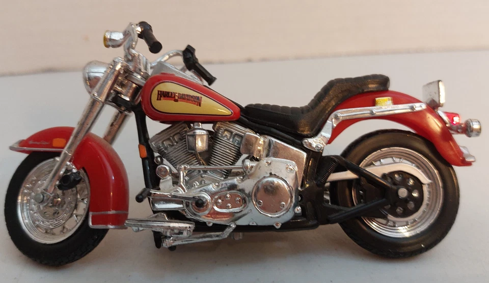 Maisto Harley Davidson Diecast Motorcycle 1:18 - orange - Image 1 of 4