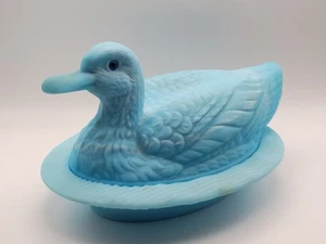 Vintage Westmoreland Blue Milk Glass Duck on Nest Covered Dish Glass Eye Ball - Picture 1 of 24