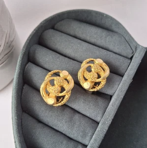 E. Stratton Modernist Textured Gold Tone Clip On Earrings Vintage Knot MCM 0129 - Picture 1 of 18