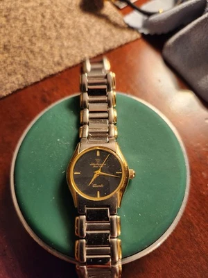 Reloj de cuarzo para mujer Jules Jurgensen chapado en oro Foto 1 de 4