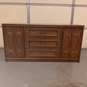 Mid Century Modern Walnut 2 Door Credenza/Sideboard by Bassett ' Prestige ' - Picture 1 of 16