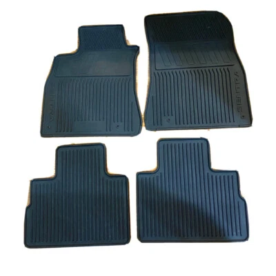 Nuevo juego de 4 alfombrillas de goma para todo tipo de clima Nissan Sentra 2020-22 OEM Foto 1 de 4
