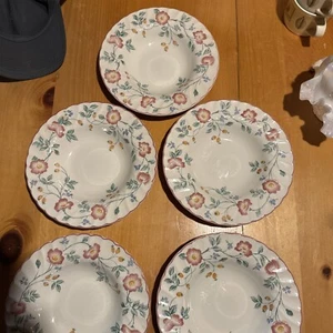 Set Of 5 Churchill Briar Rose Rimmed Soup Bowls 8.75” England See Photos - Picture 1 of 8