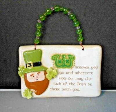 PLACA DE PARED CERMAICA PASTIZALES CARRETERA ISRISH 6 1/2" X 4 1/4" USADA Foto 1 de 4