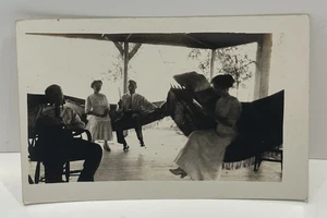 Alte AK Paare Hängematten Echtfoto Postkarte schwarz-weiß unbesendet - Bild 1 von 11