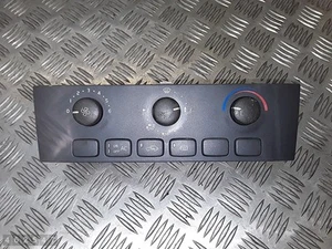 2001 VOLVO V40 CLIMATE CONTROL UNIT AC 0142697G01 - Picture 1 of 3