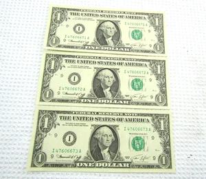 (3) 1974 One Dollar Federal Reserve Note $1 Consecutive Number - Picture 1 of 5