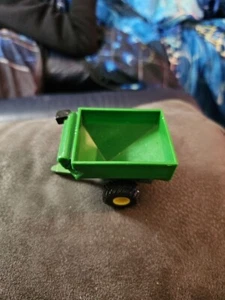 Ertl John Deere Grain Cart 1/64 - Picture 1 of 8