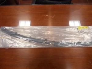 Cubierta de relleno de parachoques delantero Cadillac GM OEM 00-01 Catera 9131947 - Imagen 1 de 3