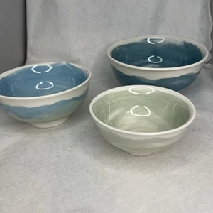 Pfeffer + Vetiver verschachteltes Rührschüssel-Set 3-teilig pastell glasiertes Steinzeug - Bild 1 von 13
