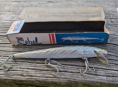Rebel F301 SW Silver Fishing Lure - Image 1 of 4