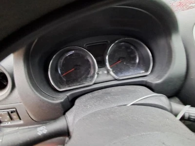 Medidor de velocímetro usado serve: 2013 Nissan Versa cluster Sdn MPH SL grau A - Imagem 1 de 4