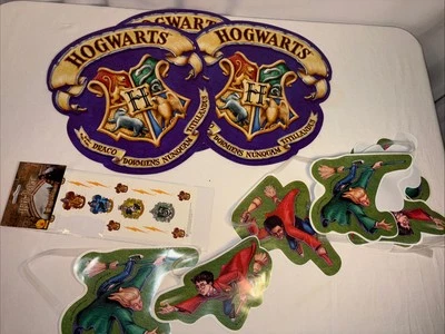 Lote de decoraciones colgantes para fiestas de Hogwarts Foto 1 de 4