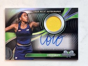 COCO GAUFF 2024 TOPPS GRAPHITE TENNIS TOUR RELIC AUTOGRAMME AUTO TRA-CGF - Bild 1 von 2