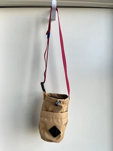 United By Blue (R)evolution Water Bottle Sling Carrier Cortado Tan - Picture 1 of 3