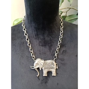 Womens Tibetan Silver Tone Retro Carving Elephant Charm Pendant Necklace Jewelry - Picture 1 of 6