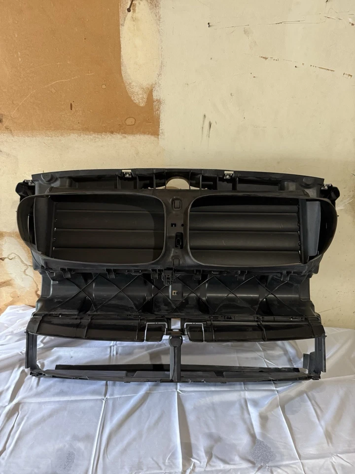 BMW 528i 535i 550i F10 2011-2016 radiador conducto de aire rejilla obturador de aire OEM Foto 1 de 4