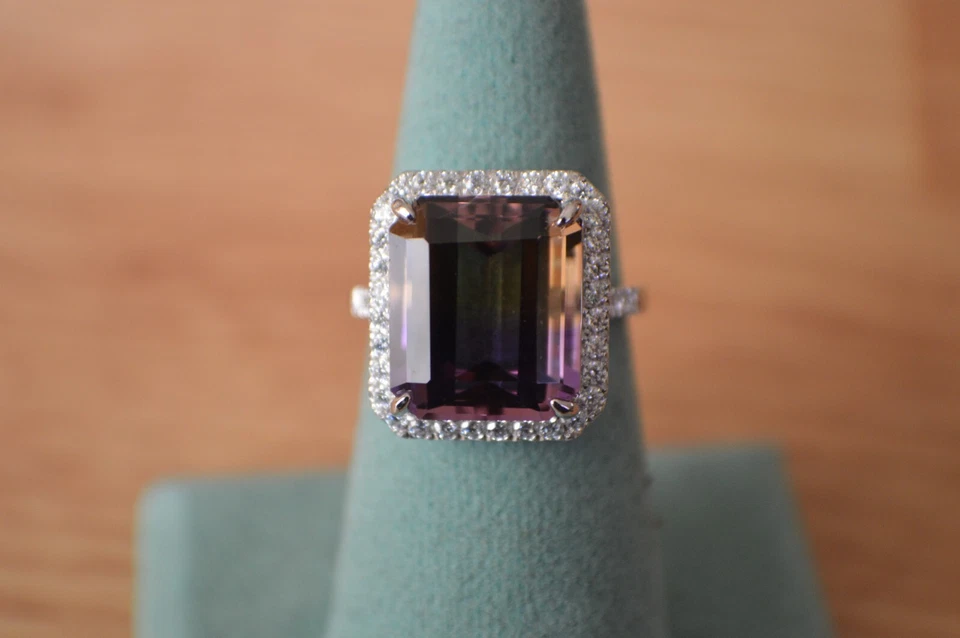 Anillo de platino/moissanita Anahi premium de 13,30 quilates sobre plata fina talla 8 Foto 1 de 4