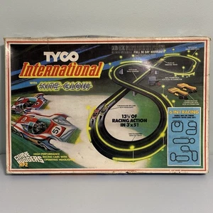 Tyco International Autorennbahn #6207 Night Glow 6 in 1 komplett - Bild 1 von 21