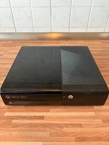 Microsoft Xbox 360 E Console - 500GB - Schwarz - Bild 1 von 3