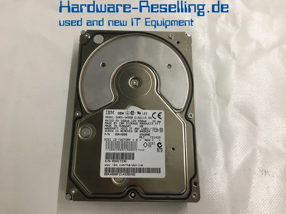 IBM SCSI 68-Pin 4,5 GB 3,5" 7200RPM DDRS-34560 00K4000 512KB - Immagine 1 di 1