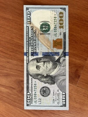 US $ 100 Dollar Bill - Serial # JL 09847258 w/ Star Note - 2009. - Image 1 of 2