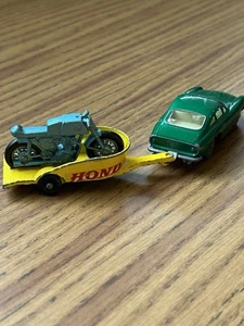 ORIGINAL VINTAGE LESNEY MATCHBOX # 75 FERRARI BERLINETTA WITM MOTORCYCLE TRAILER - Picture 1 of 7