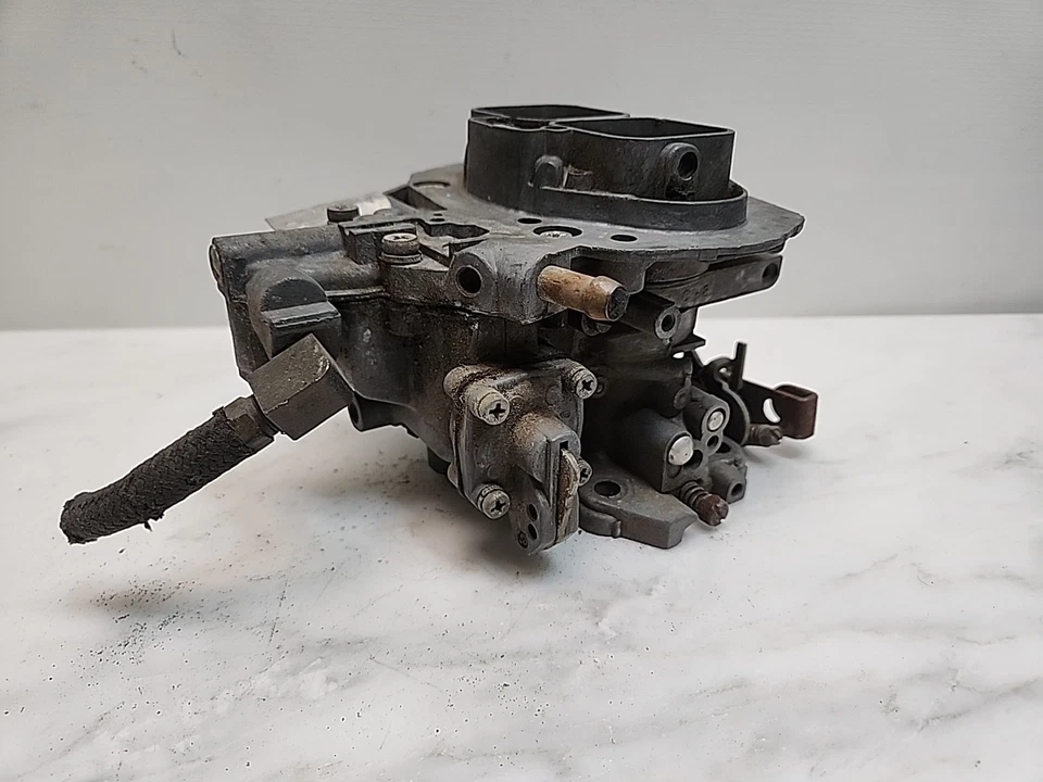 Carburador Holley 5765 de 2 barriles - AMC/Jeep 196ci en línea - seis núcleos de colección Foto 1 de 4