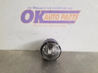 17 2017 Infiniti QX70 luz antiniebla pasajero derecho  Foto 1 de 4