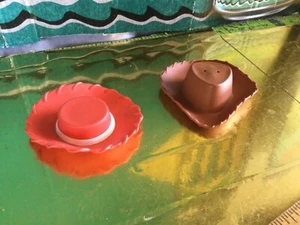 DISNEY ORIGINAL VINTAGE WOODY AND JESSIE DOLL HATS - Imagen 1 de 13