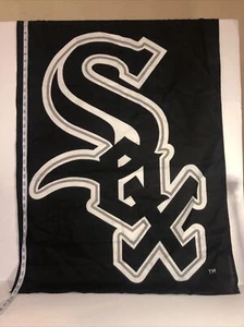 CHICAGO WHITE SOX 28"X40" BANNER FLAG - MUST SEE - Picture 1 of 7