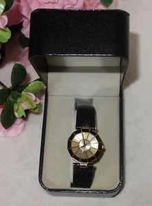 ROVEN DINO YELLOW BASE METAL SAPPHIRE CRYSTAL LEATHER QUARTZ WATCH new - Picture 1 of 3