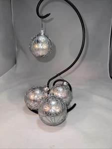 4- ADORNOS NAVIDAD de vidrio redondos metálicos plateados, brillo y joyas - Imagen 1 de 4
