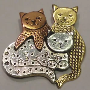 Vintage 3 Cats Brooch 3 Toned Metal Pin TC Tanya Creations Cat Lovers Lapel Pins - Picture 1 of 2