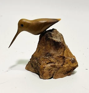 Vintage Handcrafted Wood Hummingbird On Driftwood Figurine Home Decor Beautiful - Picture 1 of 6