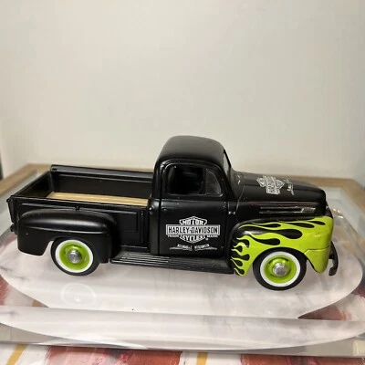 HARLEY DAVIDSON 1948 Ford F1 Pick Up Scale 1/25 01424 + Motorcycle 01416 Maisto. - Image 1 of 4