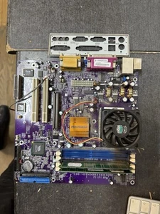 ECS K7VMM REV: 1.2A s.462 DDR AGP PCI mATX VIA ProSavageDDR KM266 - Foto 1 di 5