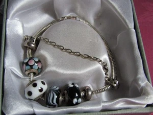 Boxed Silver Modern Charm Bracelet With Glass Charms & Safety Chain stamped 925 - Bild 1 von 11