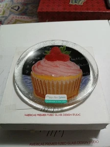 5 Fused Glass Cupcake Plate Signed by Peggy Karr Art 5.5" - Picture 1 of 6