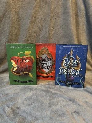 3 HC First Editions~Descendants ~ Isle of the Lost, etc. ~ Melissa De La Cruz - Image 1 of 4