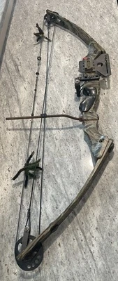 Arco compuesto rebelde tiro con arco alpino roble musgo patrón camuflaje con mira y descanso Foto 1 de 4