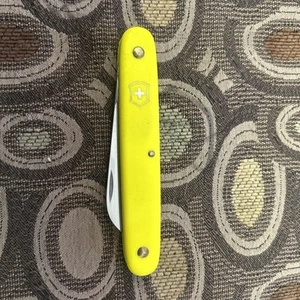 Victorinox Floral & Gardening Knife / Yellow Handle / Stainless -  Switzerland - Picture 1 of 12