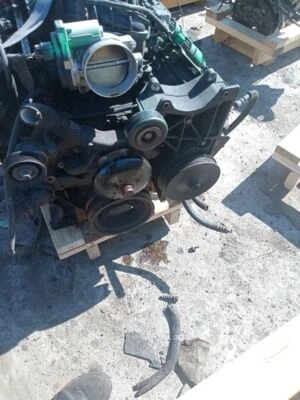 Used Engine Complete Assembly fits: 2009 Chevrolet Suburban 1500 5.3L VIN 3 8th Foto 1 de 4